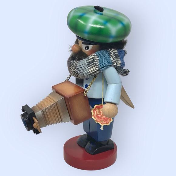 Steinbach Wooden Nutcracker Chubby Photographer Hand-Painted Christmas S1319 - Picture 6 of 12